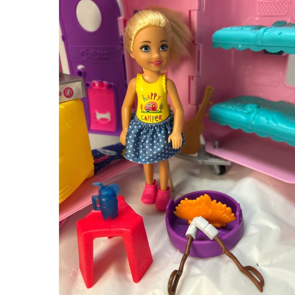 Barbie Club Chelsea Camper Playset FXG90 Pink Caravan Blue Car Doll Accessories - Picture 4 of 16